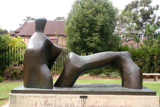 Henry Moore's "Reclining Figure: Arch Leg"